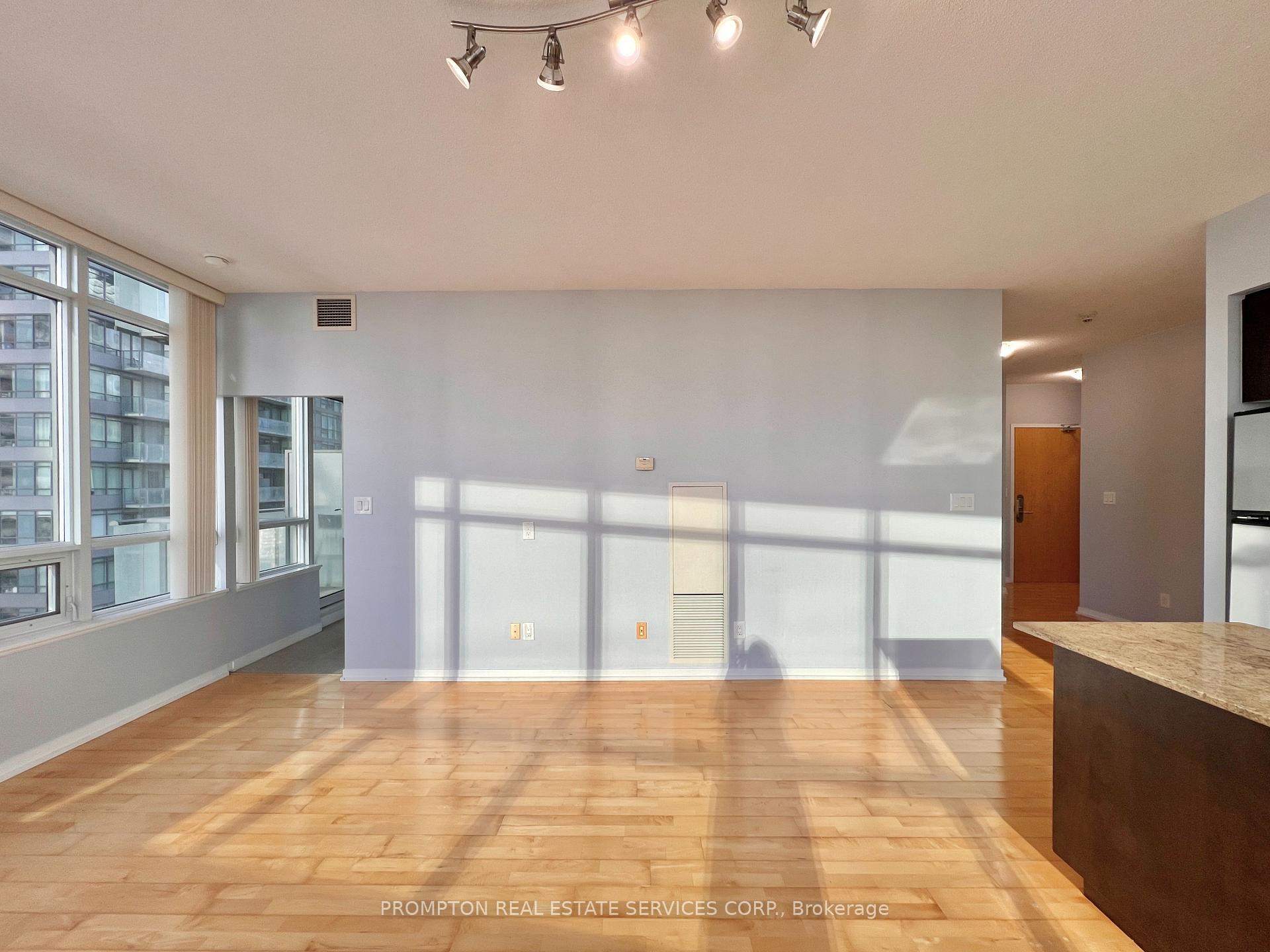 Photo 9 of Unit 1910, 65 Bremner Boulevard, Toronto, Waterfront Communities — HOMEH