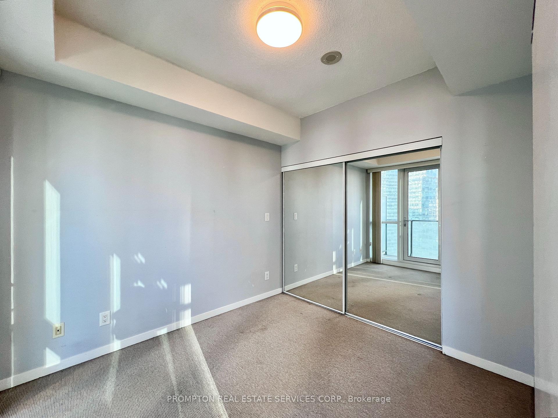 Photo 10 of Unit 1910, 65 Bremner Boulevard, Toronto, Waterfront Communities — HOMEH