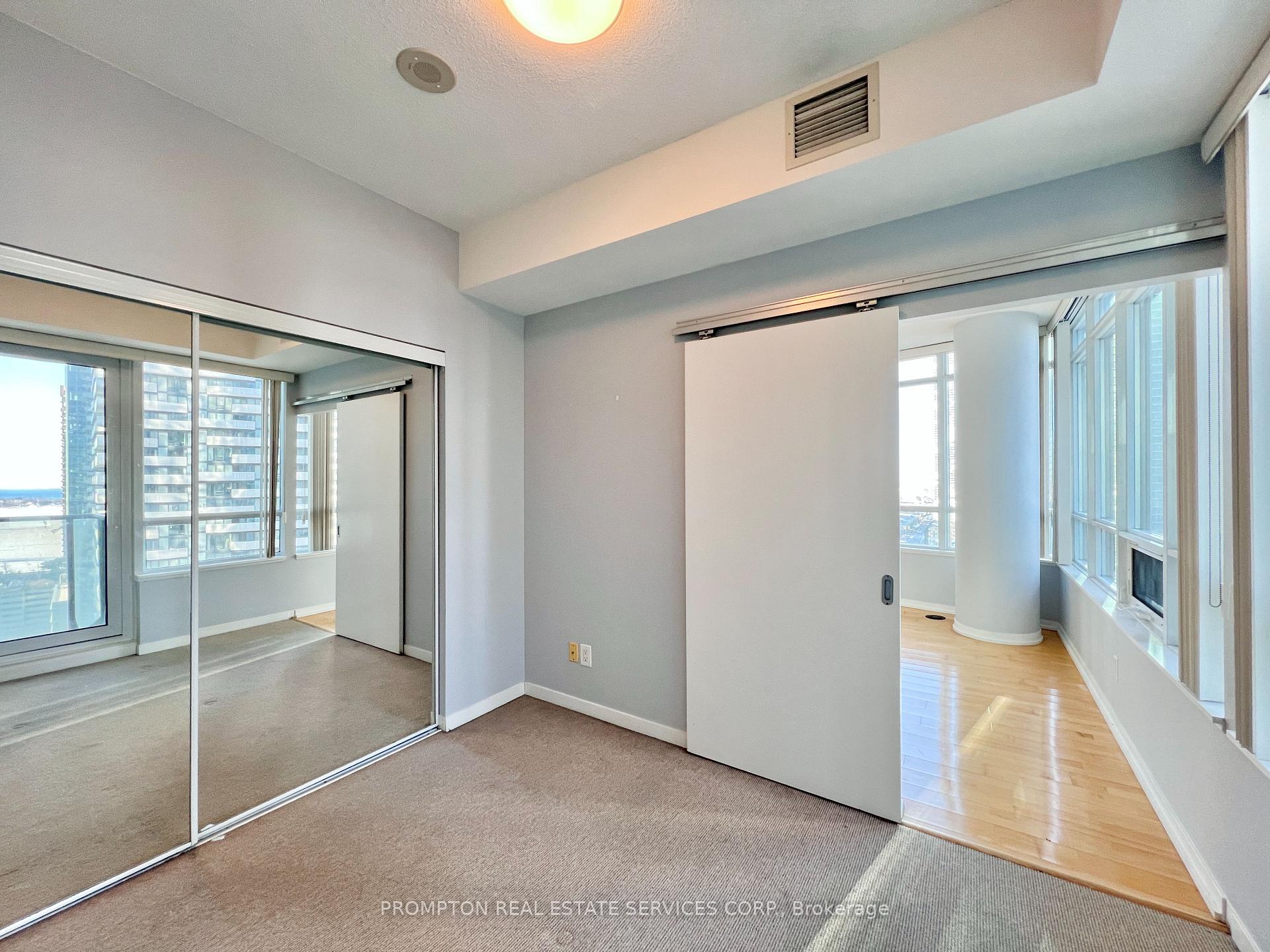 Photo 15 of Unit 1910, 65 Bremner Boulevard, Toronto, Waterfront Communities — HOMEH