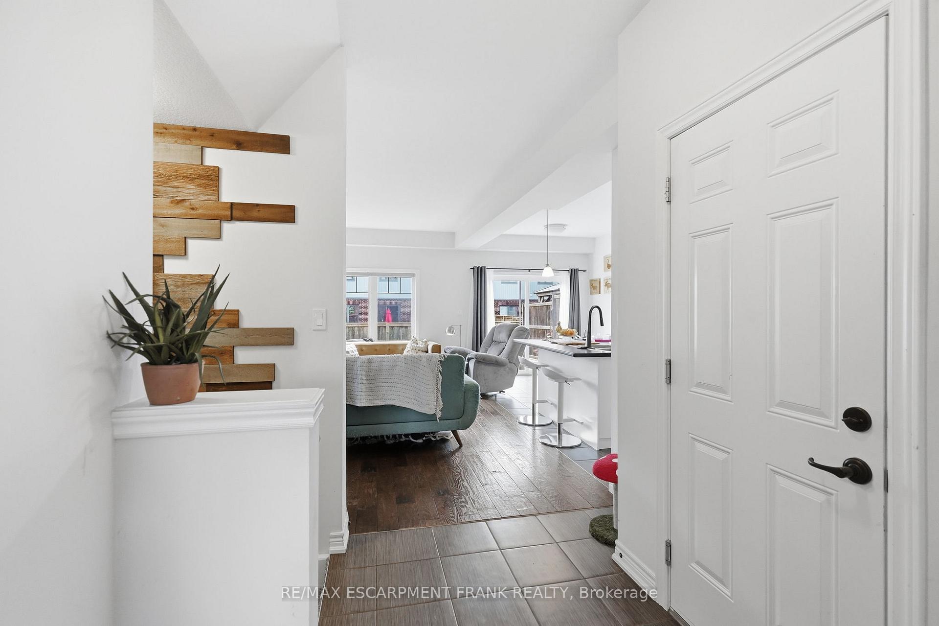 Photo 14 of 23 Severino Circle, West Lincoln, Smithville — HOMEH