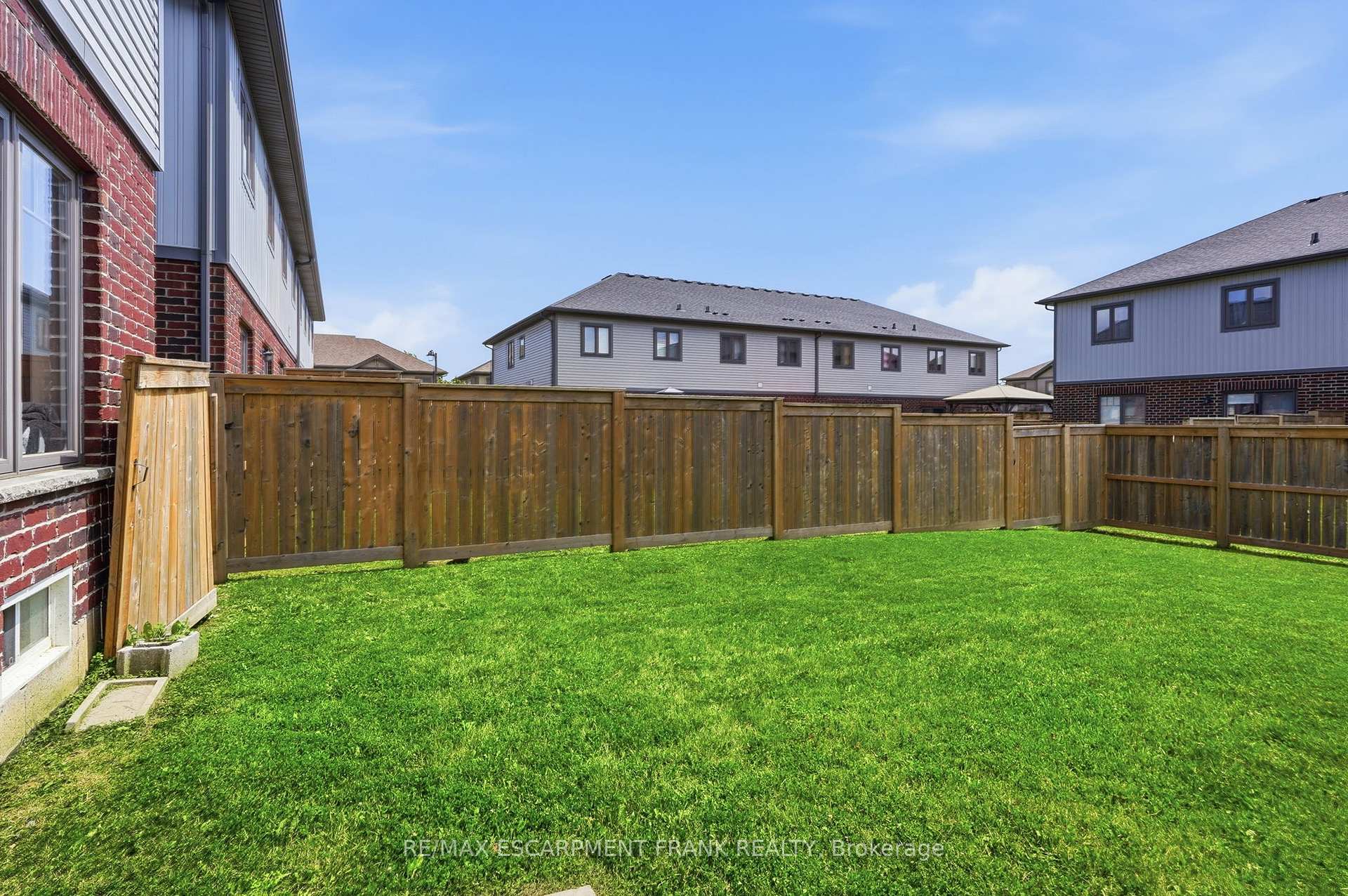 Photo 44 of 23 Severino Circle, West Lincoln, Smithville — HOMEH