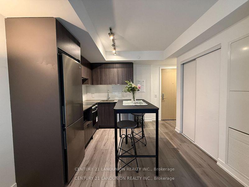 Photo 6 of Unit 1603, 395 Bloor Street E, Toronto, North St. James Town — HOMEH