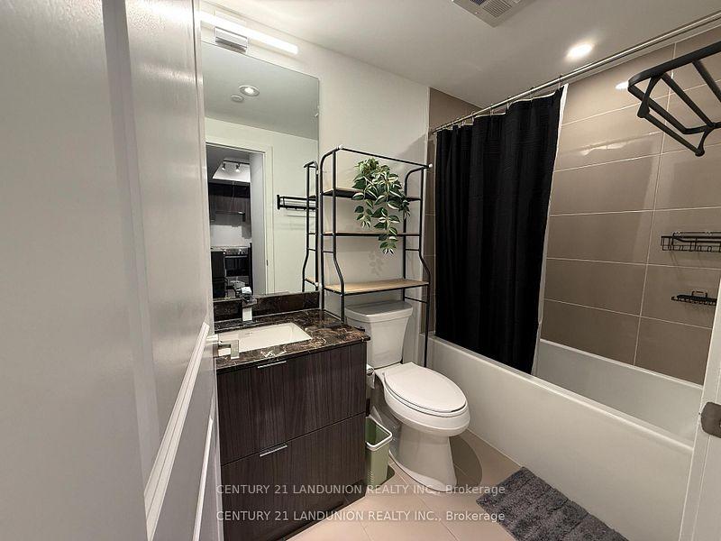 Photo 14 of Unit 1603, 395 Bloor Street E, Toronto, North St. James Town — HOMEH