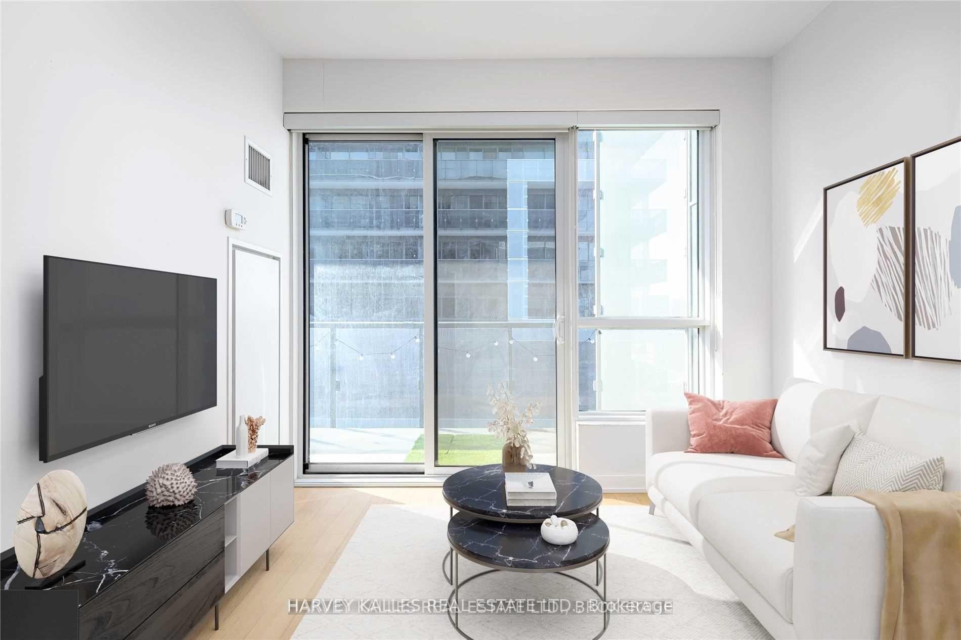 Front of Unit 1002, 1030 King Street W