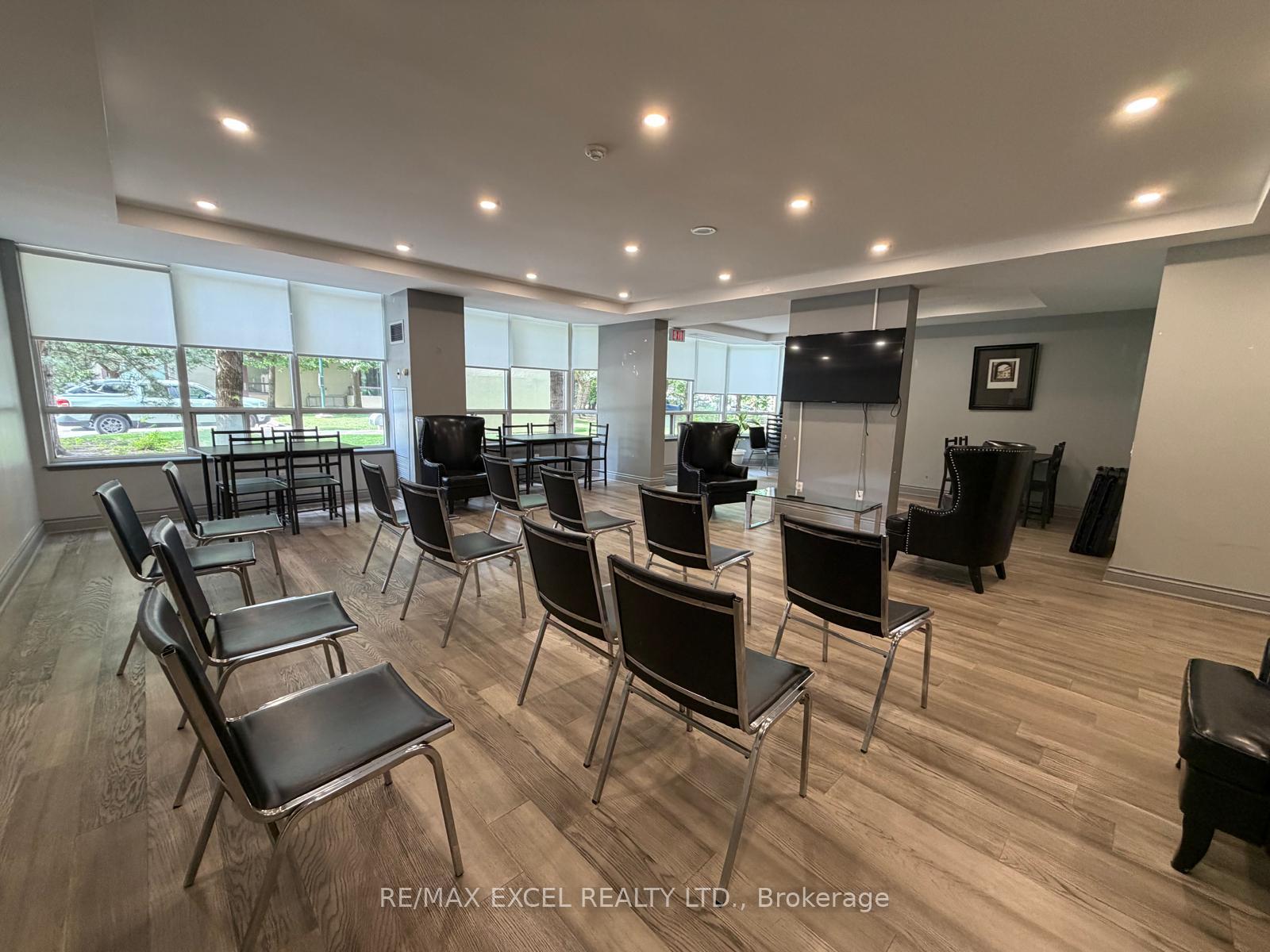 Photo 13 of Unit 507, 91 Townsgate Drive, Vaughan, Crestwood-Springfarm-Yorkhill — HOMEH