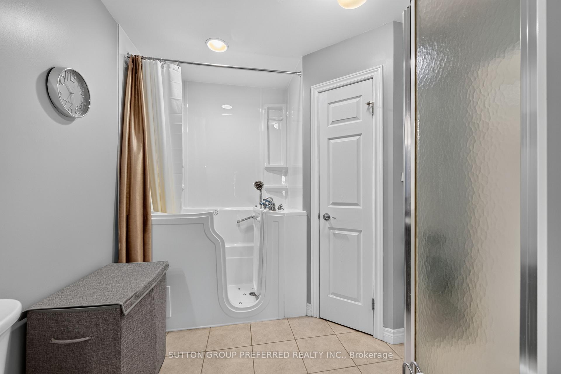 Photo 23 of Unit 6, 20 Windemere Place, St. Thomas — HOMEH