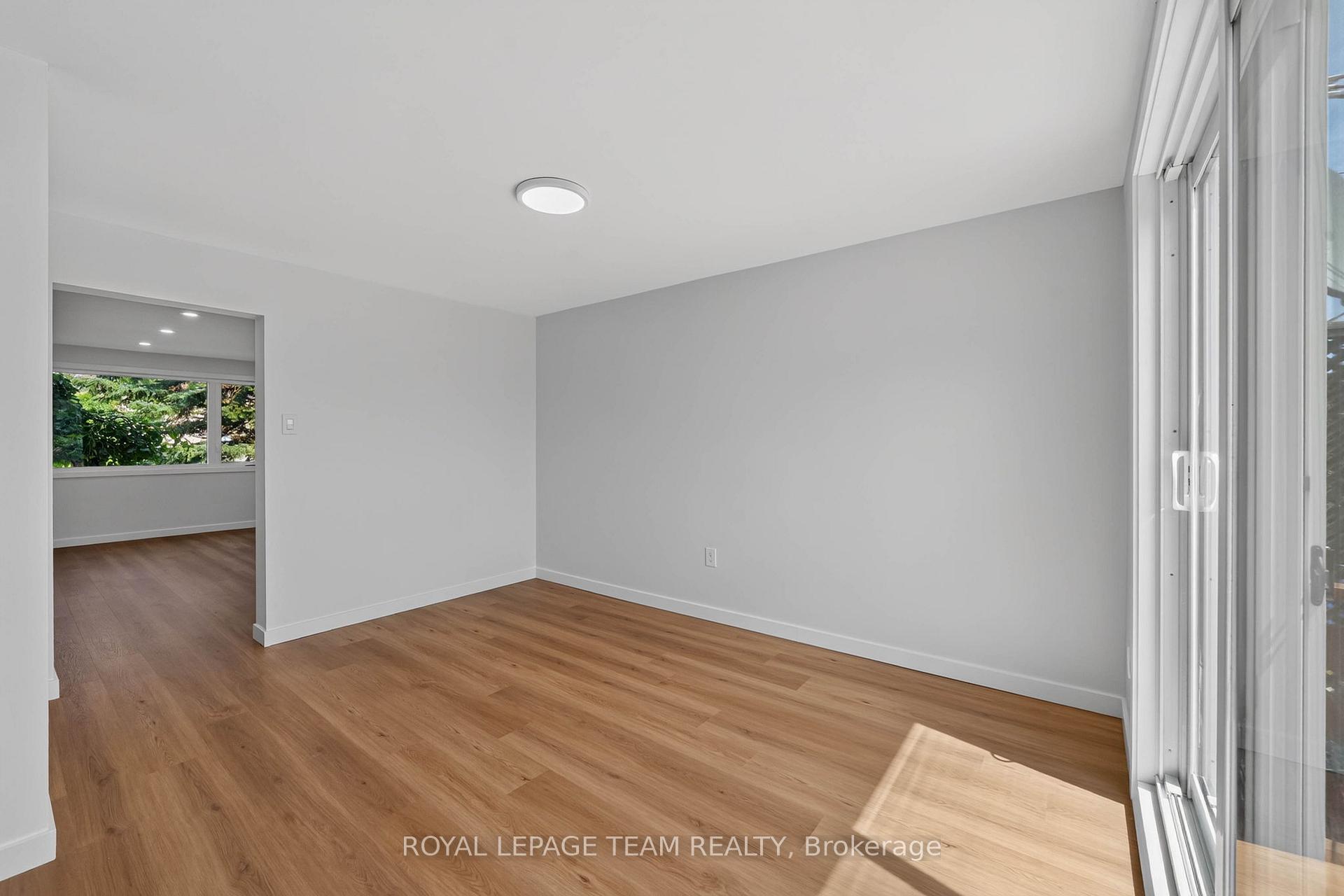 Photo 12 of 64 Mulvagh Avenue, Ottawa, Borden Farm/Stewart Farm/Carleton Heights/Parkwood Hills — HOMEH
