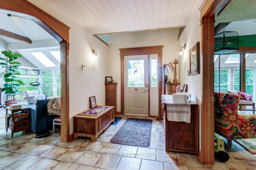Photo 5 of 9388 Ravenshoe Road, Georgina, Baldwin — HOMEH