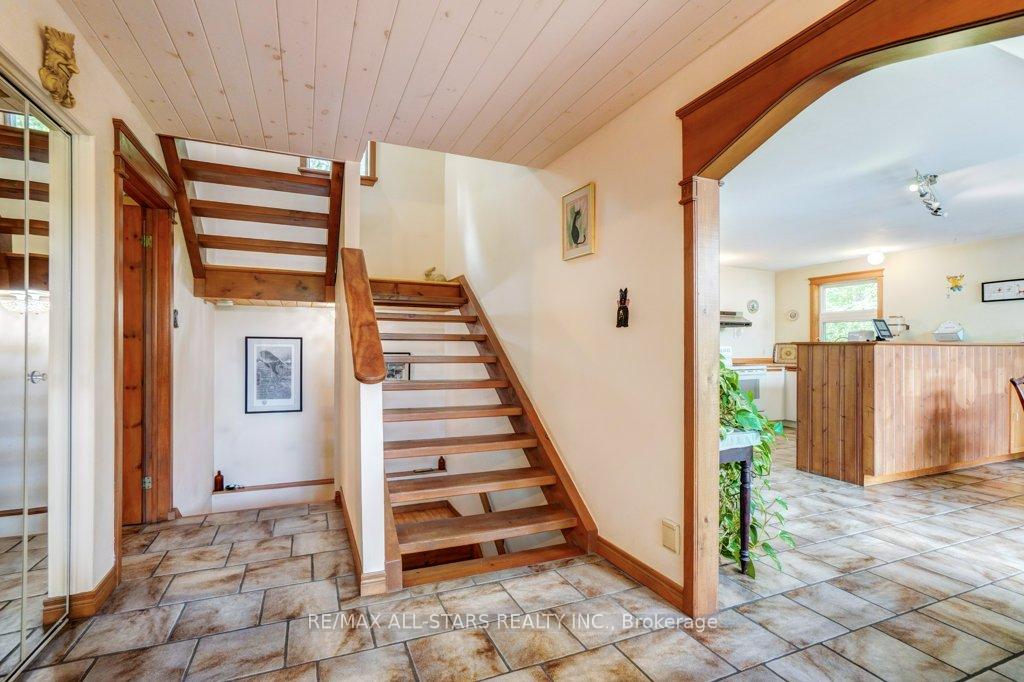 Photo 6 of 9388 Ravenshoe Road, Georgina, Baldwin — HOMEH