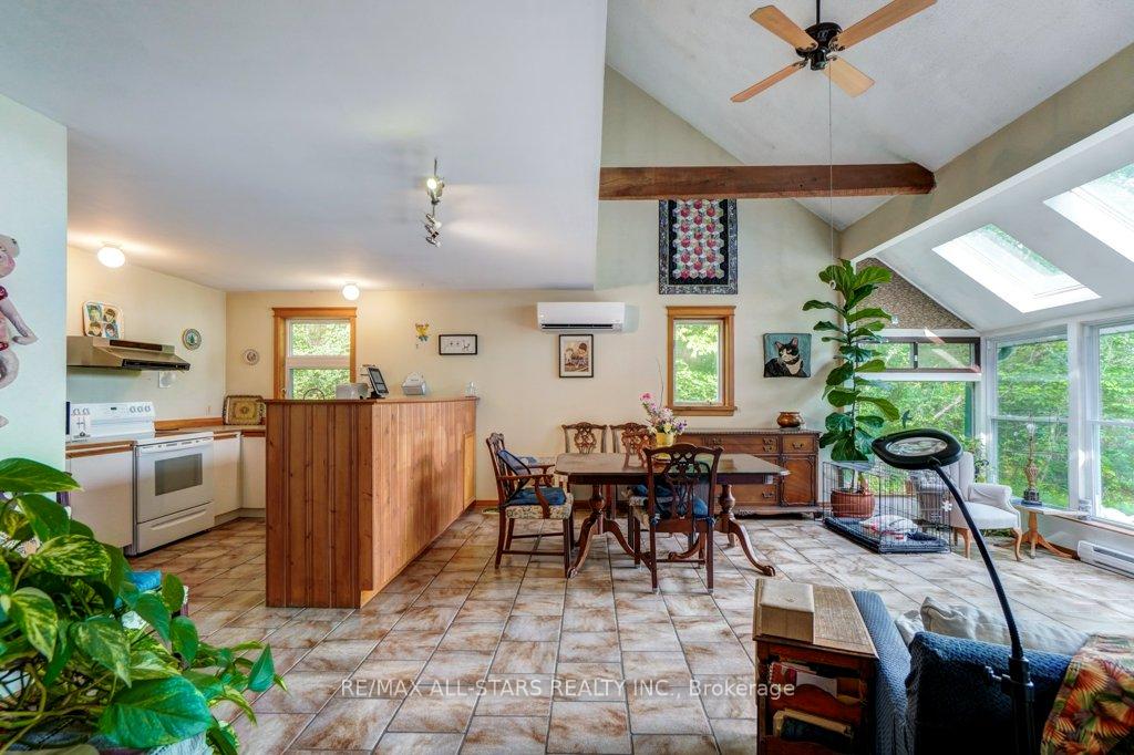 Photo 7 of 9388 Ravenshoe Road, Georgina, Baldwin — HOMEH