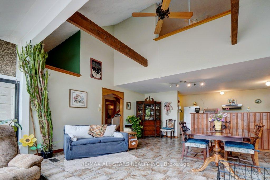Photo 9 of 9388 Ravenshoe Road, Georgina, Baldwin — HOMEH