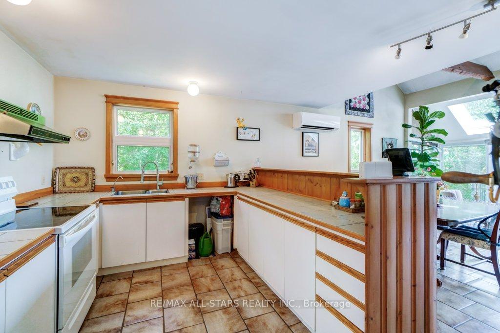 Photo 11 of 9388 Ravenshoe Road, Georgina, Baldwin — HOMEH