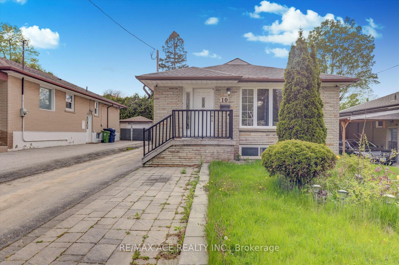 Photo 1 of 10 Blakemanor Boulevard, Scarborough, Woburn — HOMEH