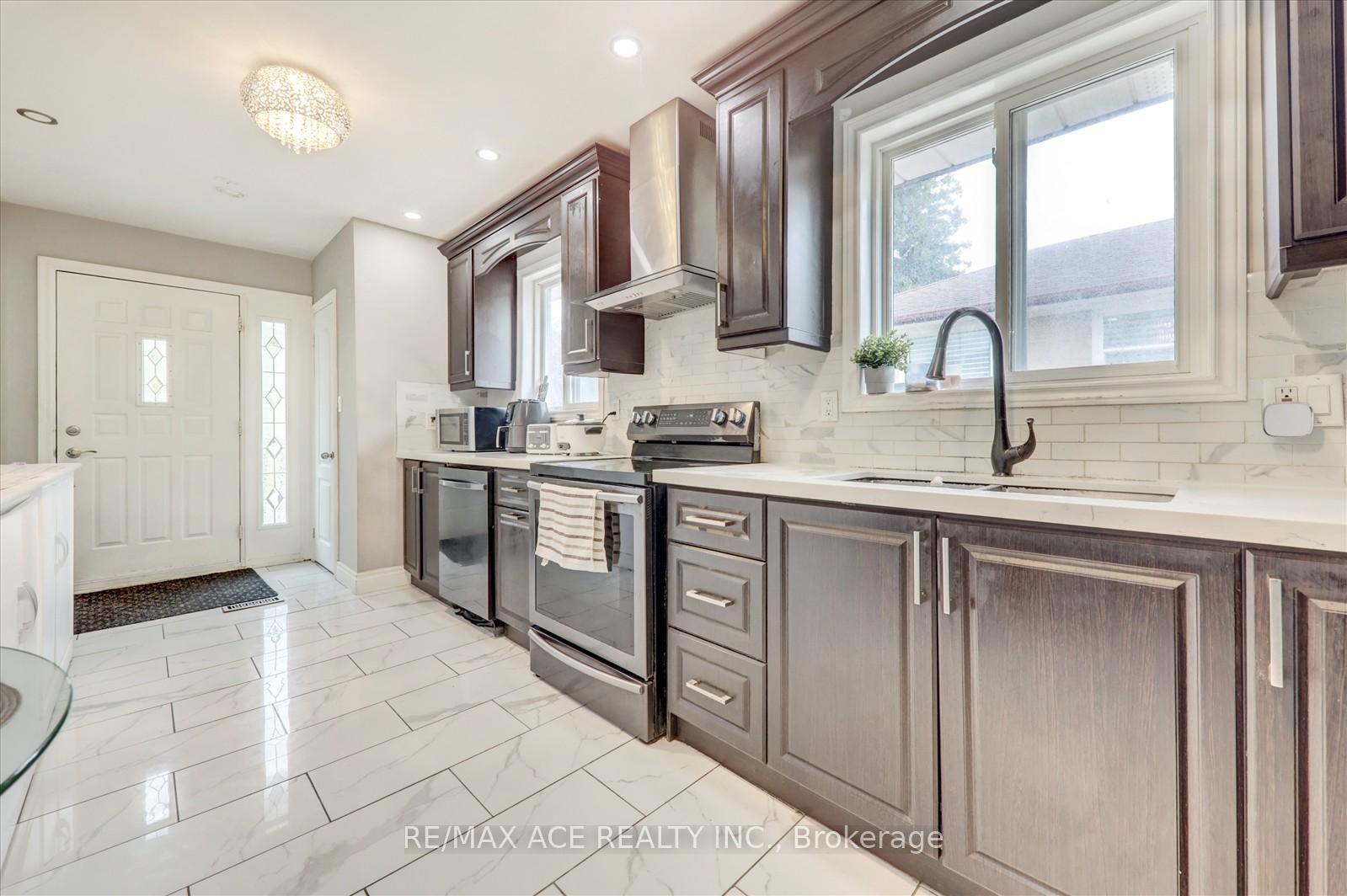 Photo 10 of 10 Blakemanor Boulevard, Scarborough, Woburn — HOMEH