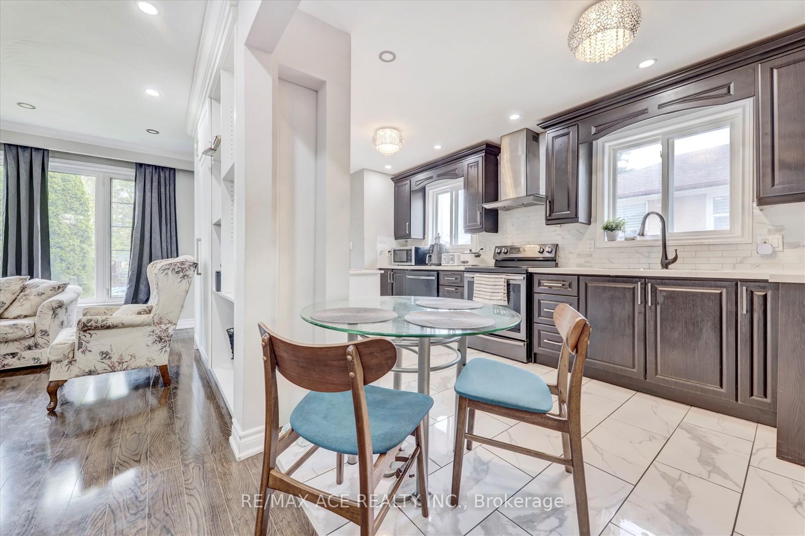 Photo 11 of 10 Blakemanor Boulevard, Scarborough, Woburn — HOMEH
