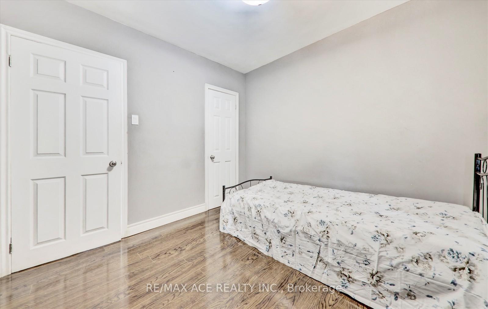 Photo 17 of 10 Blakemanor Boulevard, Scarborough, Woburn — HOMEH