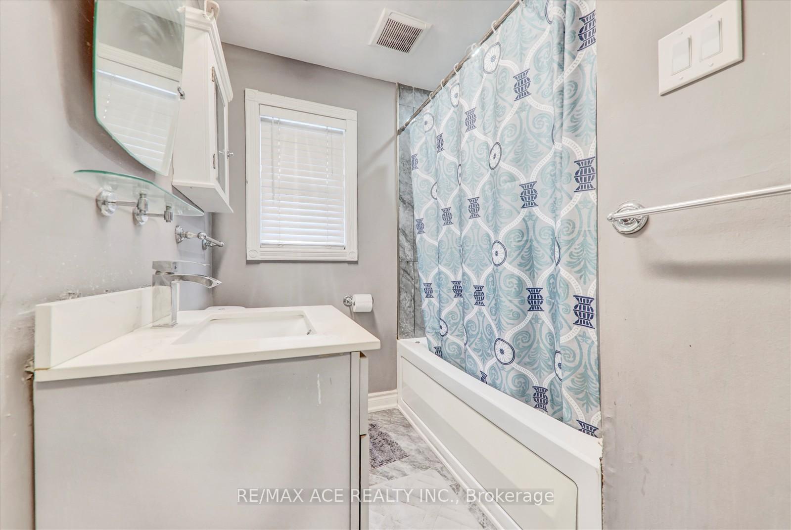 Photo 22 of 10 Blakemanor Boulevard, Scarborough, Woburn — HOMEH