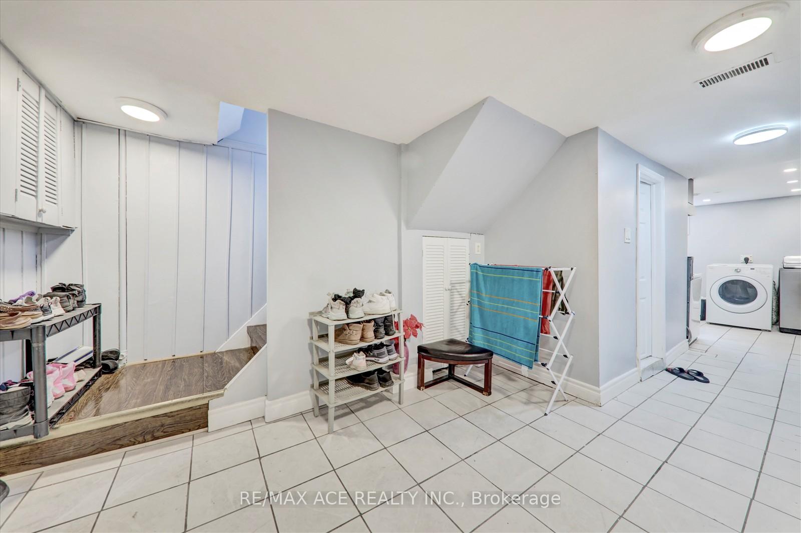 Photo 24 of 10 Blakemanor Boulevard, Scarborough, Woburn — HOMEH