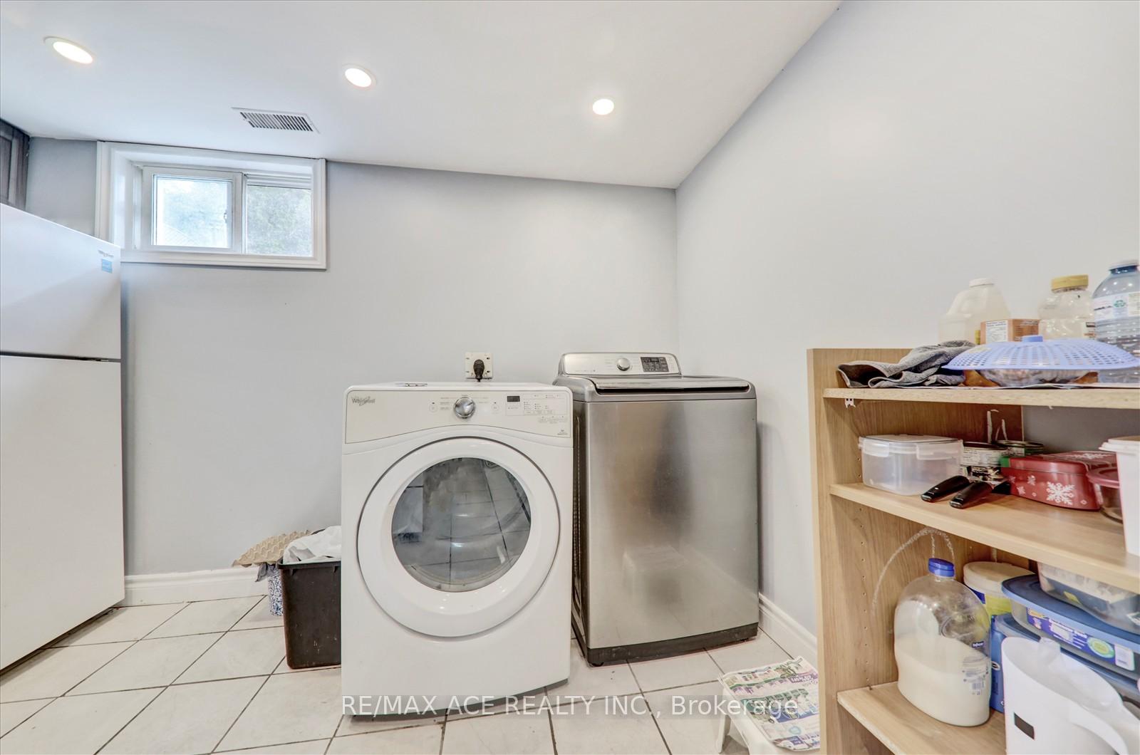 Photo 25 of 10 Blakemanor Boulevard, Scarborough, Woburn — HOMEH