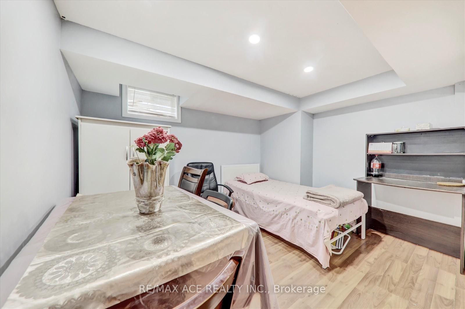 Photo 29 of 10 Blakemanor Boulevard, Scarborough, Woburn — HOMEH