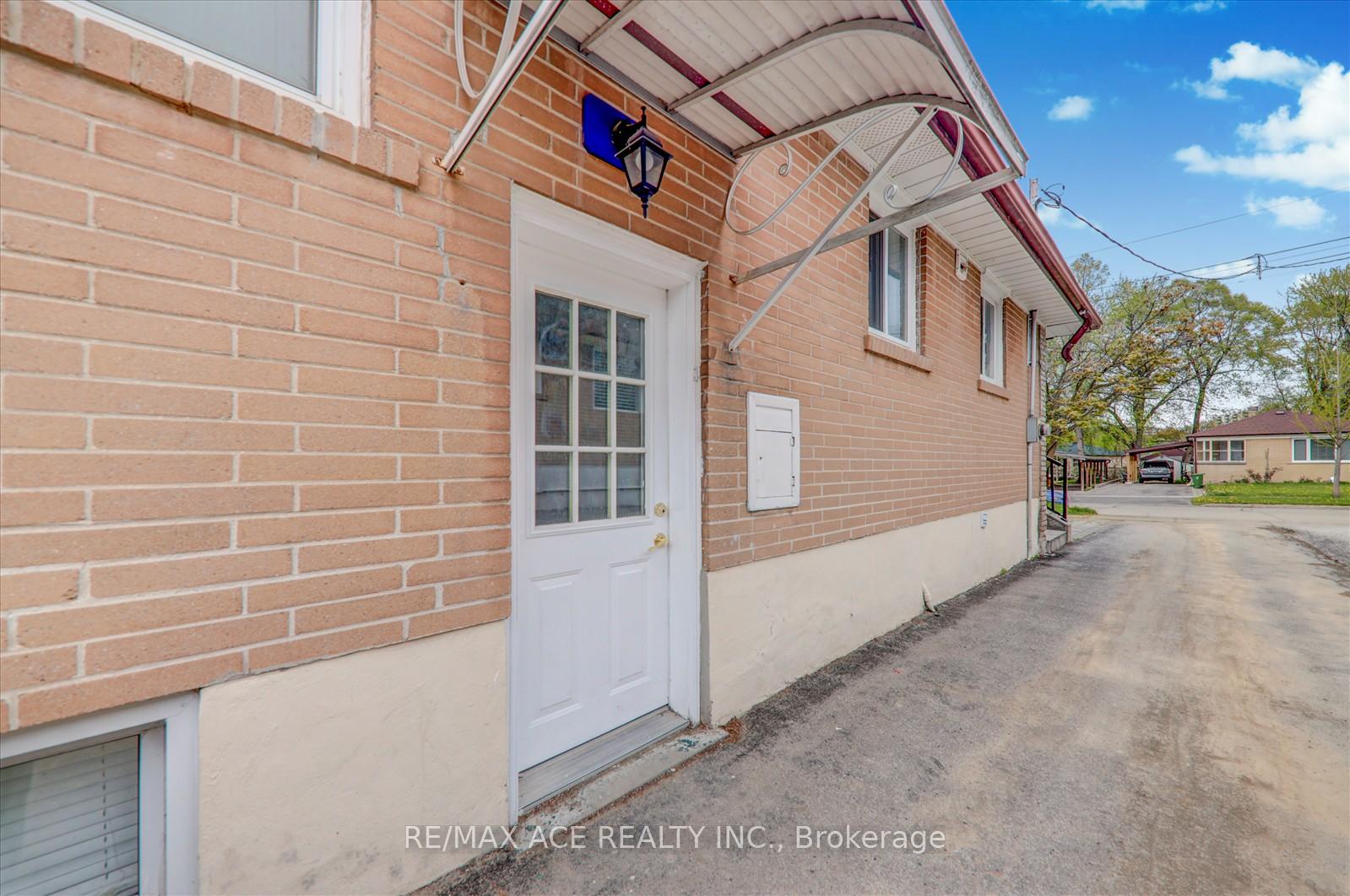 Photo 33 of 10 Blakemanor Boulevard, Scarborough, Woburn — HOMEH