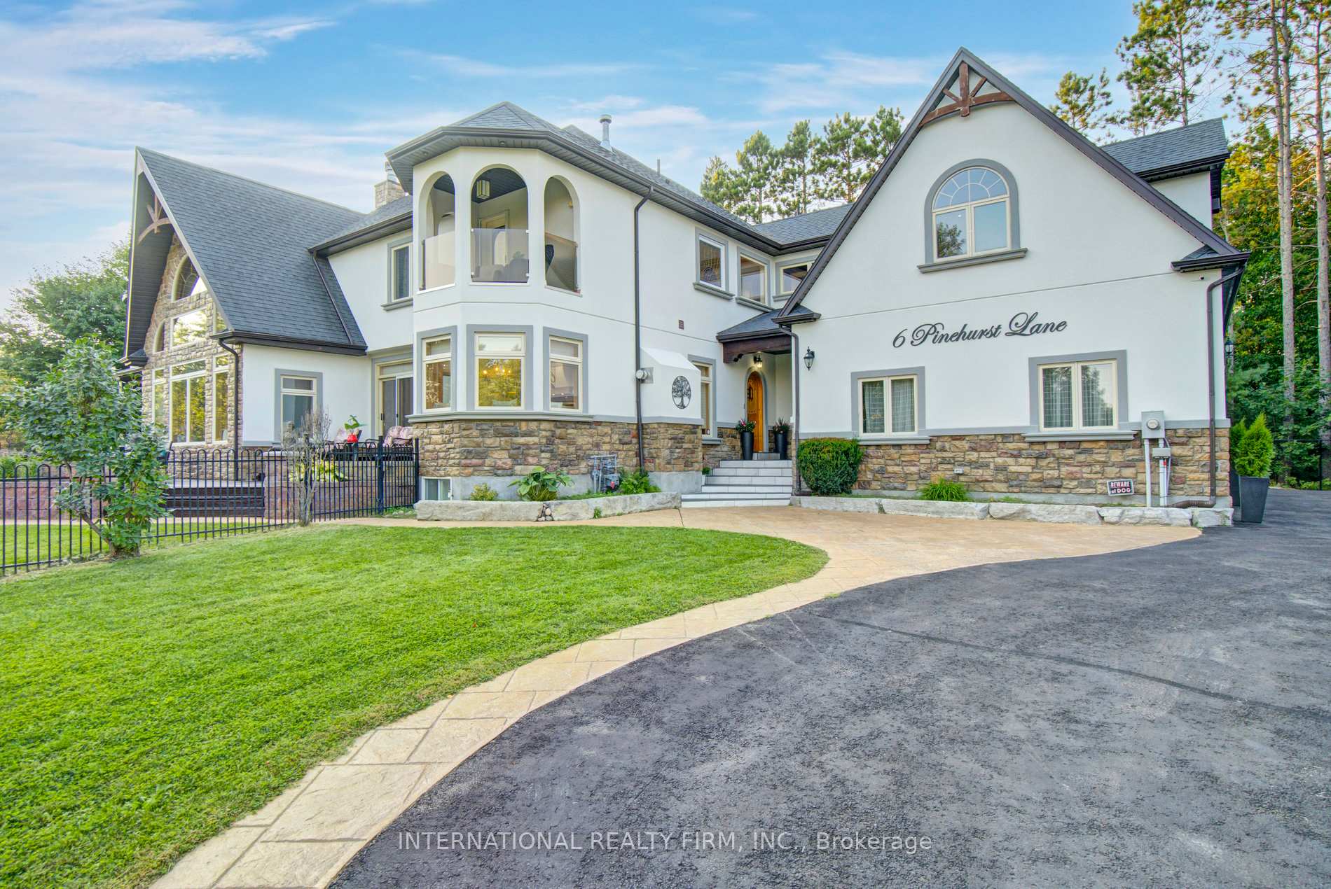 Photo 3 of 6 Pinehurst Lane, Springwater, Anten Mills — HOMEH