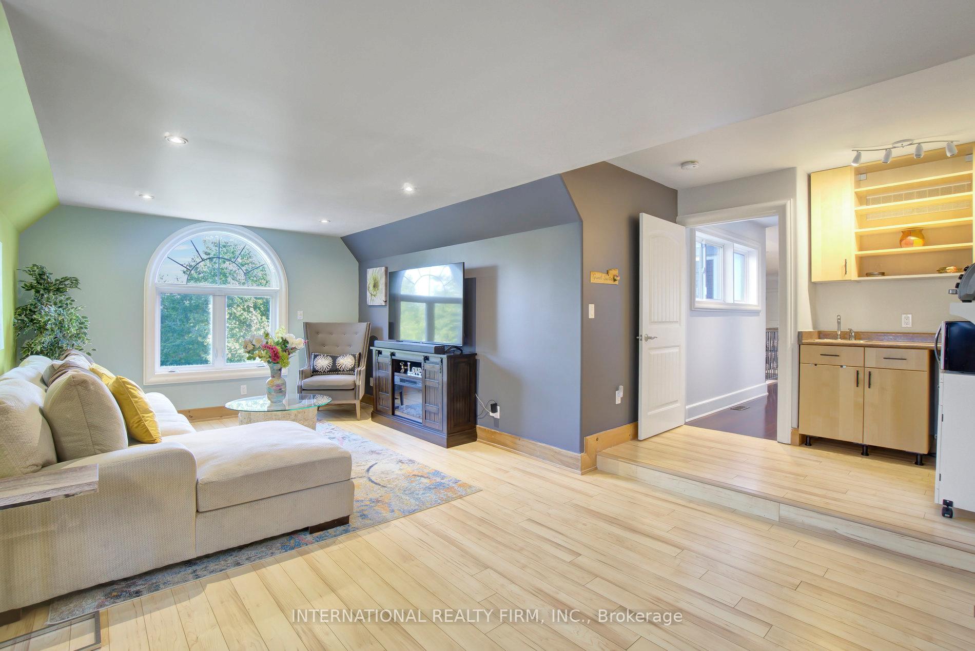 Photo 18 of 6 Pinehurst Lane, Springwater, Anten Mills — HOMEH