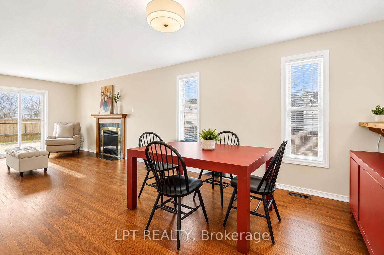 Photo 6 of 84 Newborough Crescent, Ottawa, Barrhaven East — HOMEH