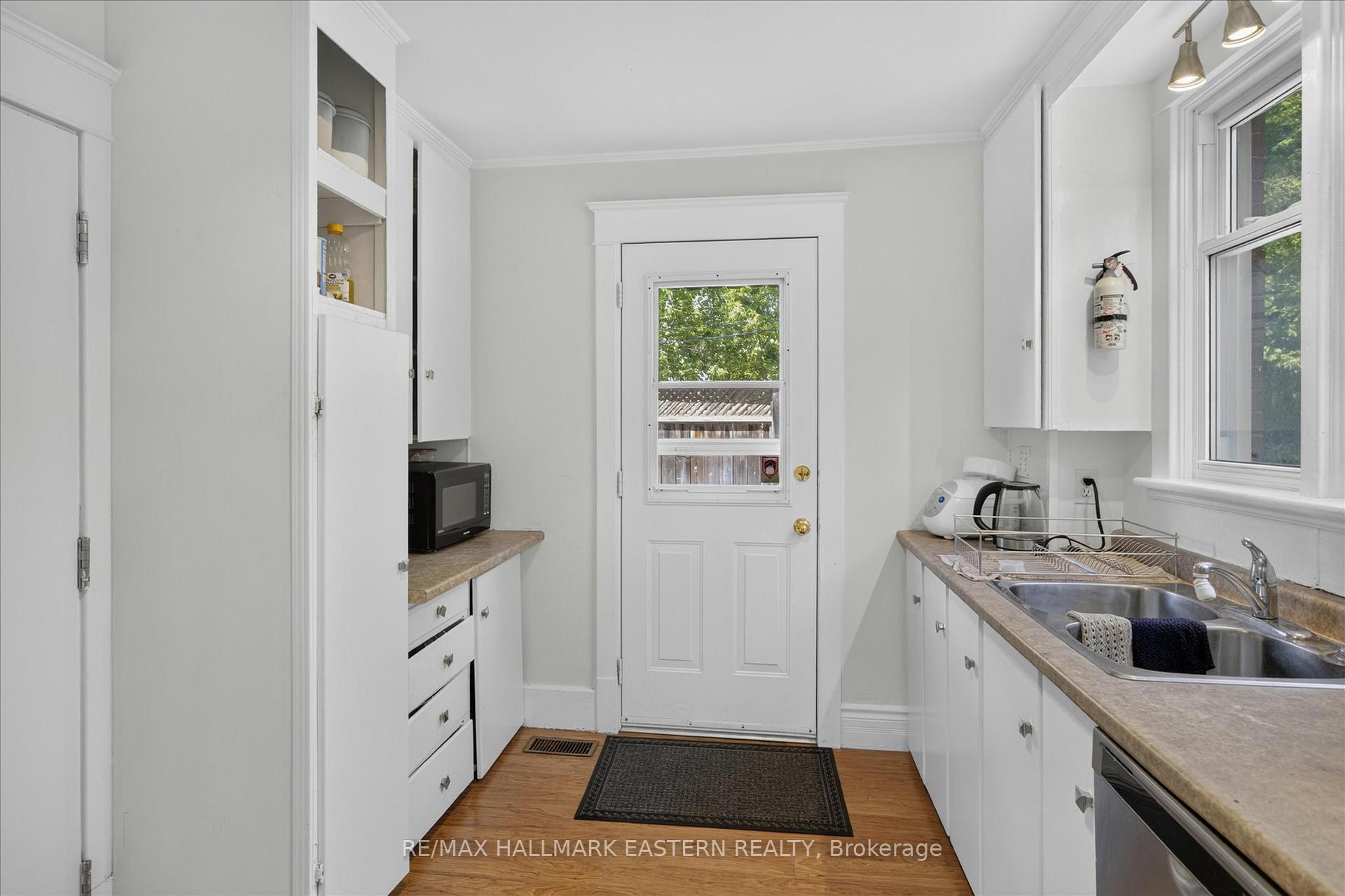 Photo 11 of 226 Mcdonnel Street, Peterborough, Town Ward 3 — HOMEH
