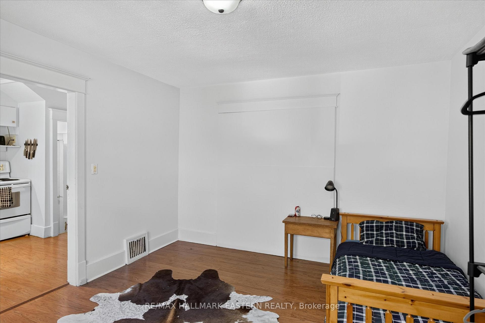 Photo 15 of 226 Mcdonnel Street, Peterborough, Town Ward 3 — HOMEH