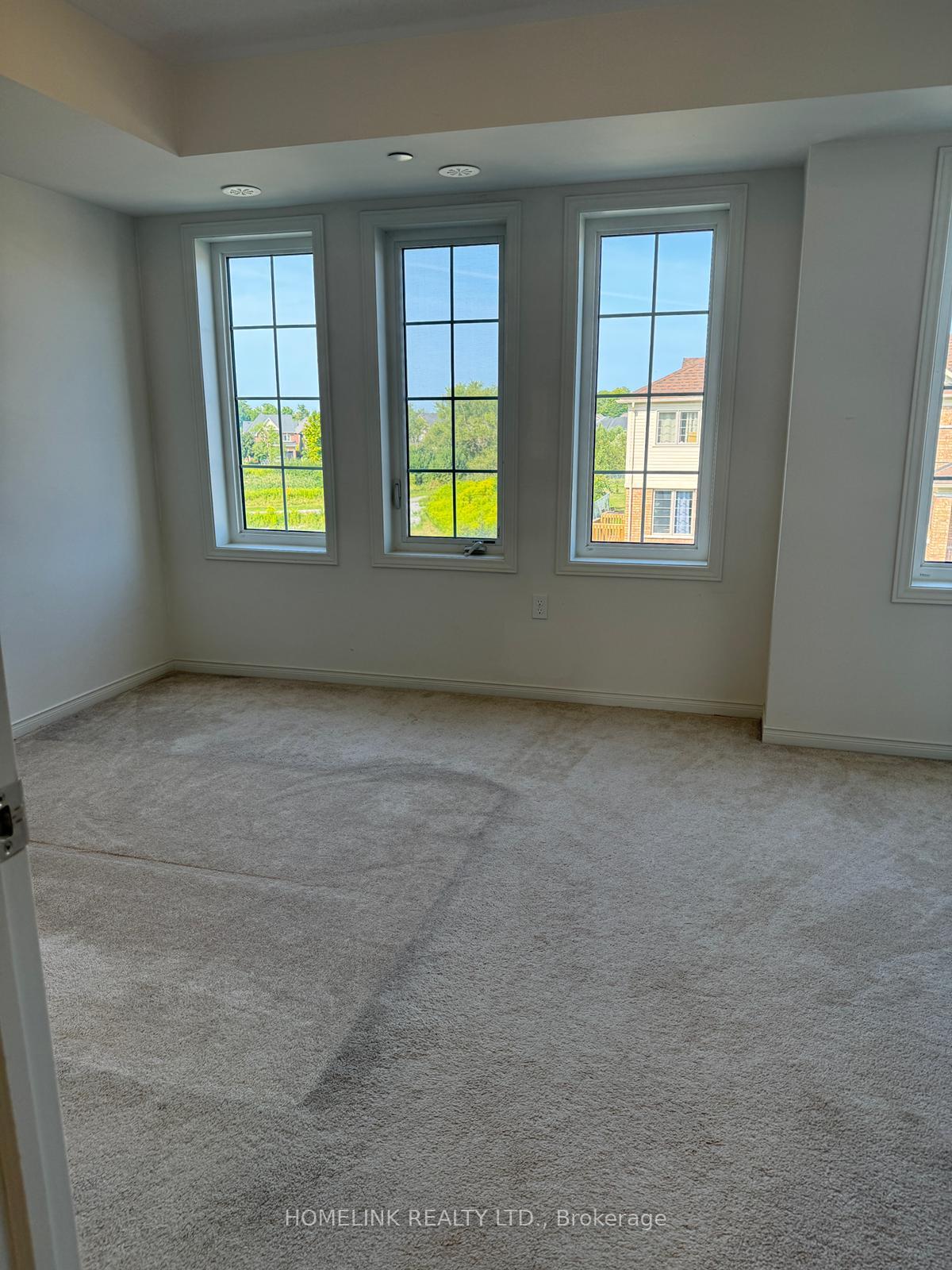 Photo 8 of Unit 347, 2370 Chevron Prince Path W, Oshawa, Windfields — HOMEH