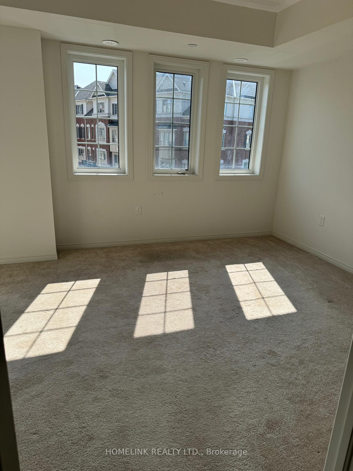 Photo 13 of Unit 347, 2370 Chevron Prince Path W, Oshawa, Windfields — HOMEH