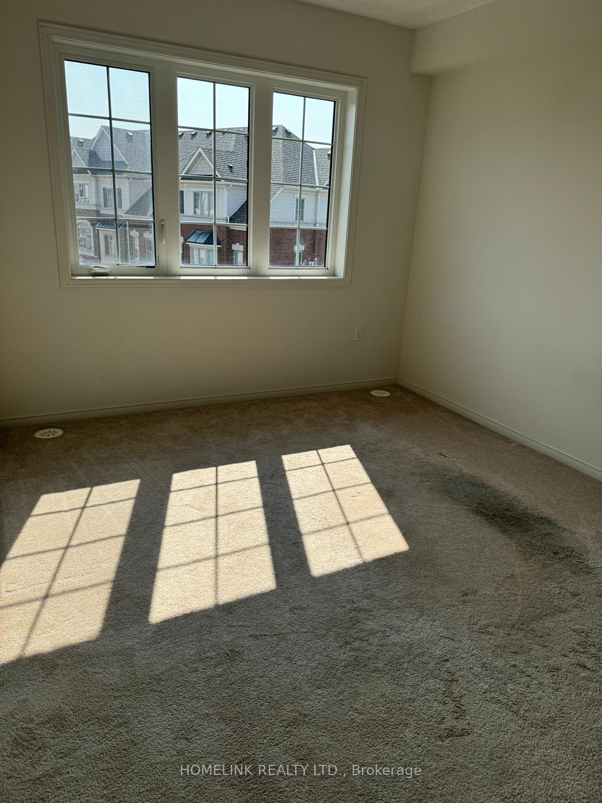 Photo 15 of Unit 347, 2370 Chevron Prince Path W, Oshawa, Windfields — HOMEH