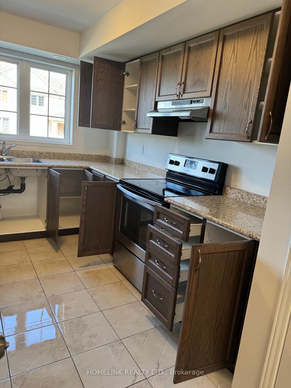 Photo 21 of Unit 347, 2370 Chevron Prince Path W, Oshawa, Windfields — HOMEH