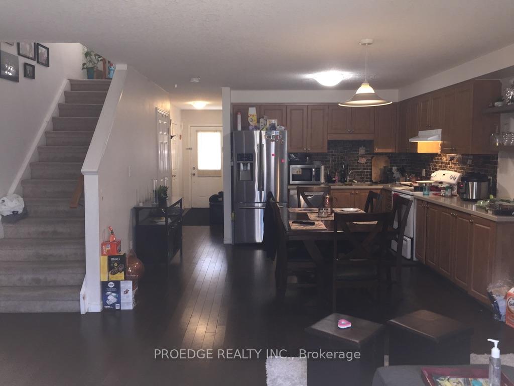 Photo 2 of 1338 Countrystone Drive, Waterloo, Westvale — HOMEH