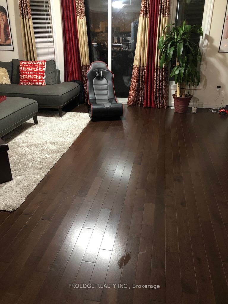 Photo 4 of 1338 Countrystone Drive, Waterloo, Westvale — HOMEH