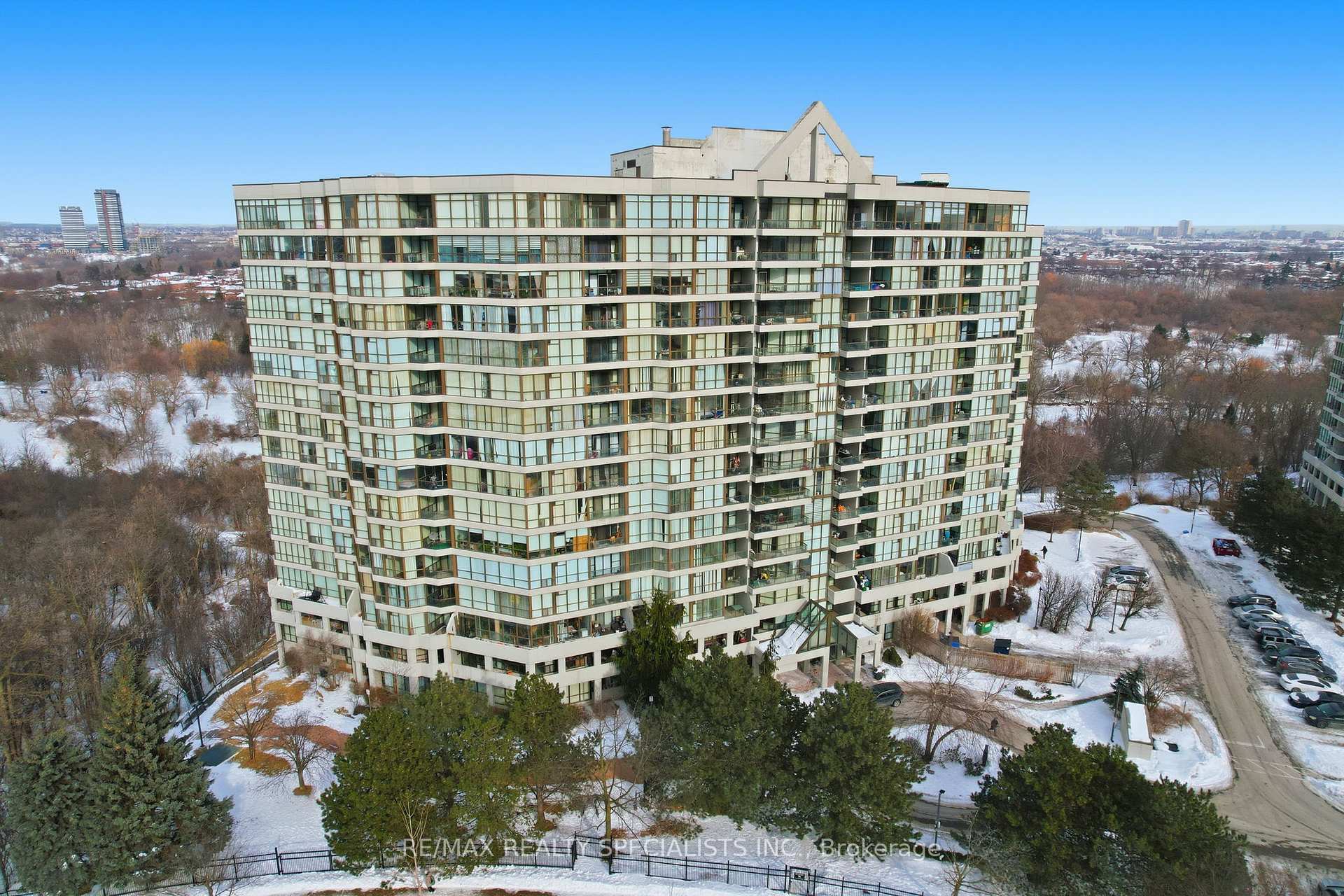 Photo 1 of Unit 1707, 1 Rowntree Road, Etobicoke, Mount Olive-Silverstone-Jamestown — HOMEH