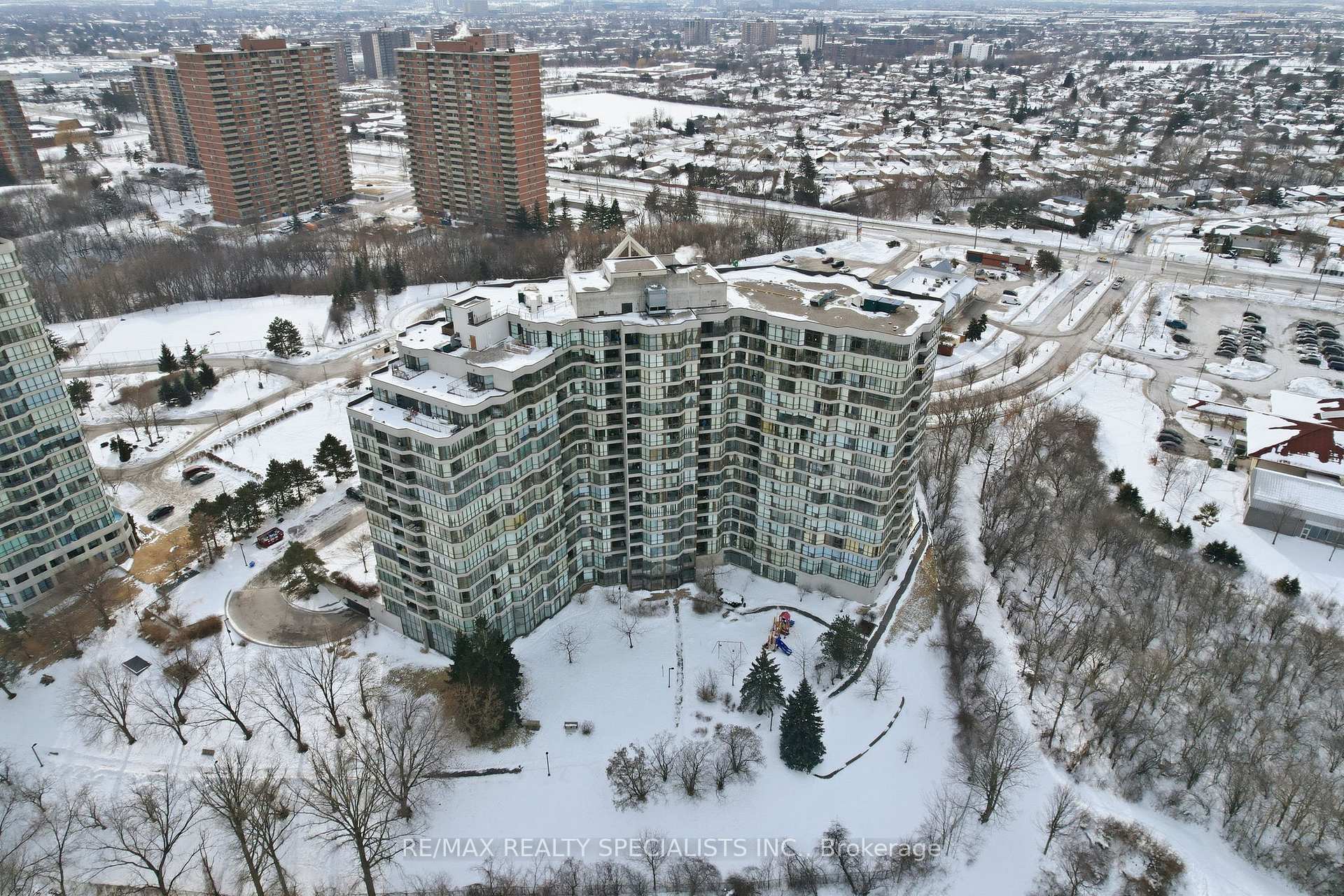Photo 3 of Unit 1707, 1 Rowntree Road, Etobicoke, Mount Olive-Silverstone-Jamestown — HOMEH