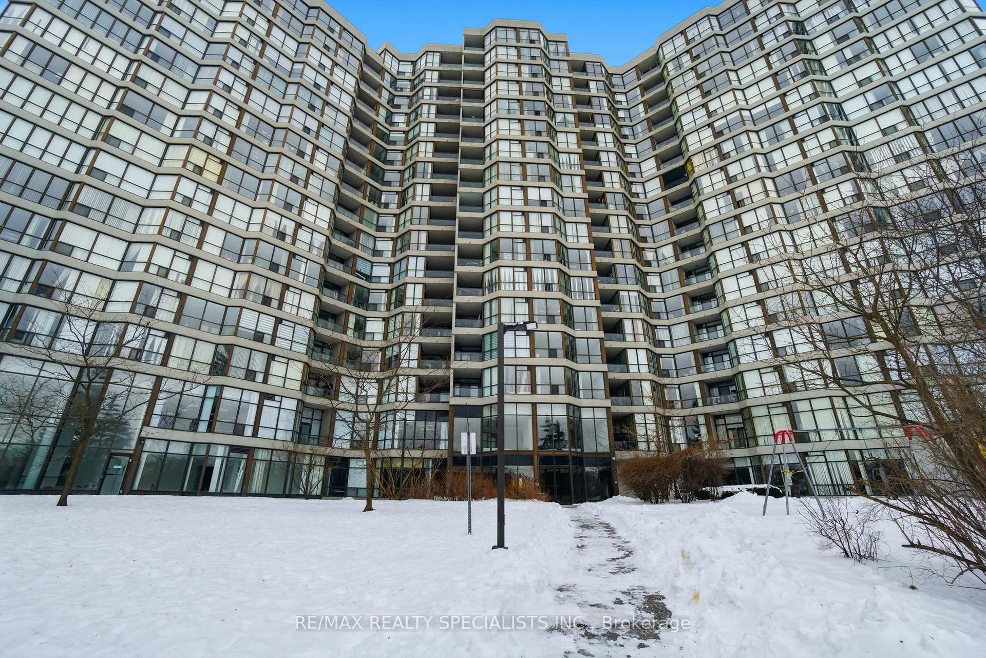 Photo 4 of Unit 1707, 1 Rowntree Road, Etobicoke, Mount Olive-Silverstone-Jamestown — HOMEH
