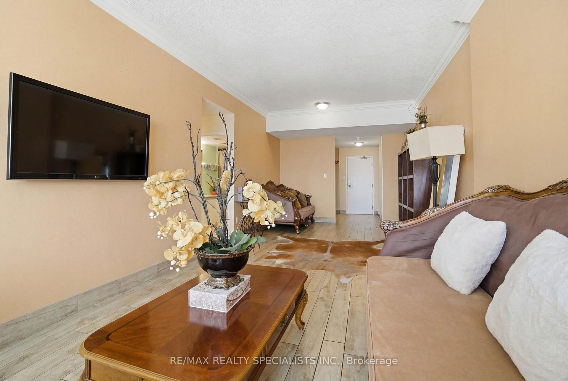 Photo 13 of Unit 1707, 1 Rowntree Road, Etobicoke, Mount Olive-Silverstone-Jamestown — HOMEH