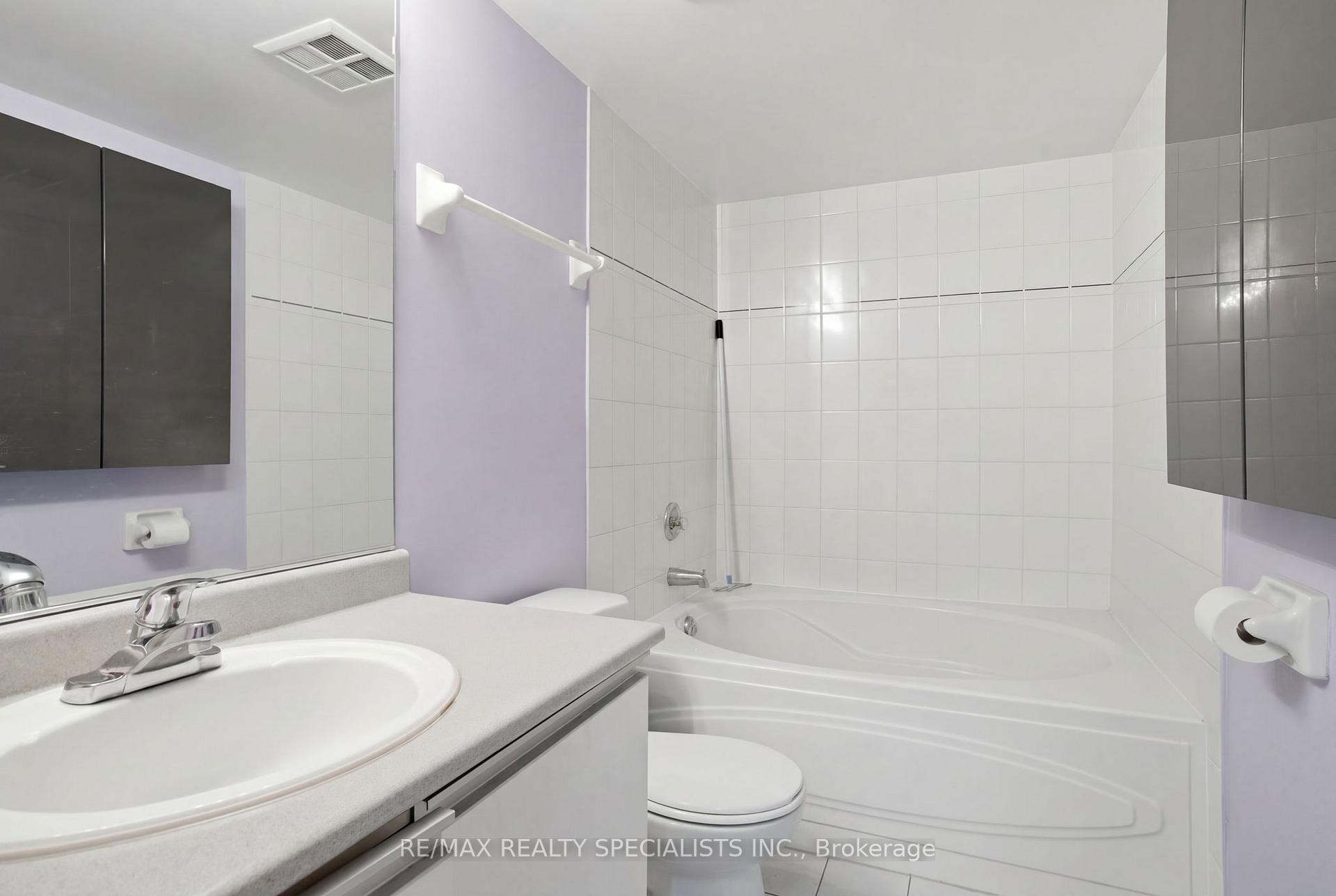 Photo 21 of Unit 1707, 1 Rowntree Road, Etobicoke, Mount Olive-Silverstone-Jamestown — HOMEH