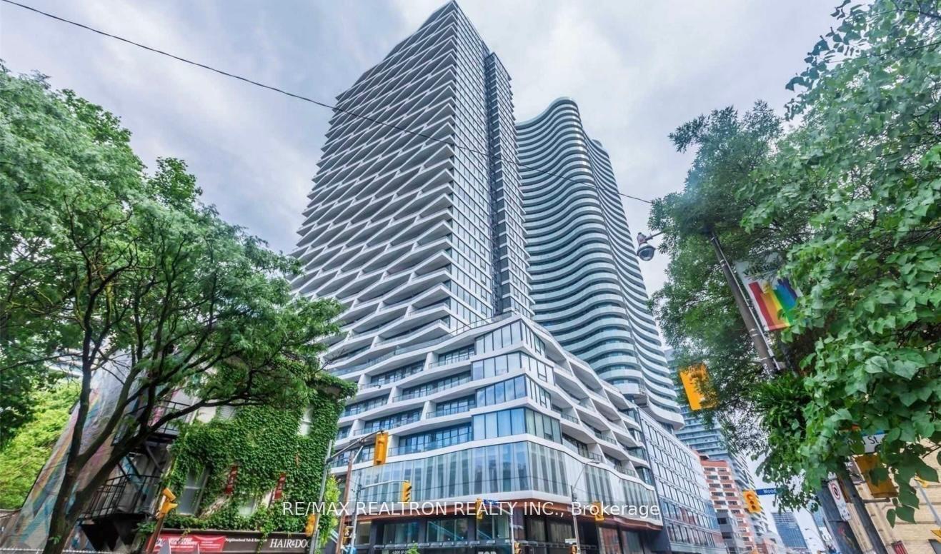 Front of Unit 3817, 85 Wood Street