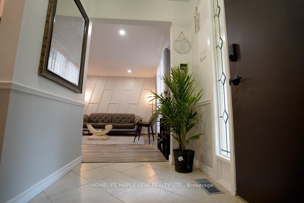 Photo 4 of 147 Muriel Crescent, London, South X — HOMEH