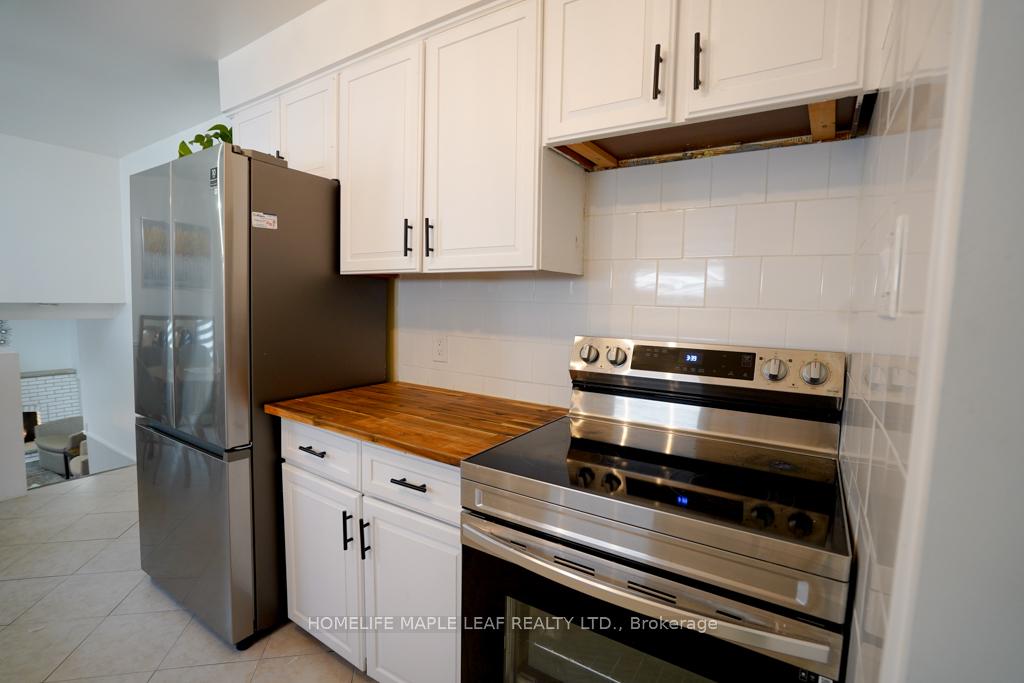 Photo 12 of 147 Muriel Crescent, London, South X — HOMEH