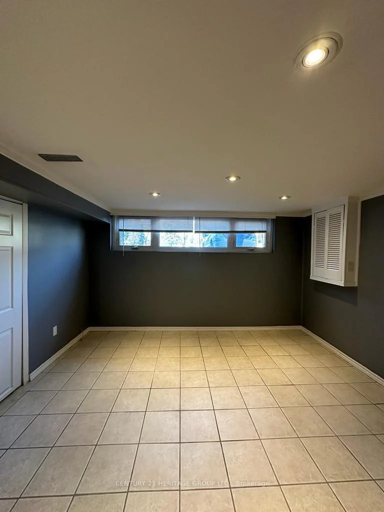 Photo 4 of Unit Basement, 42 Gentry Crescent, Richmond Hill, Crosby — HOMEH