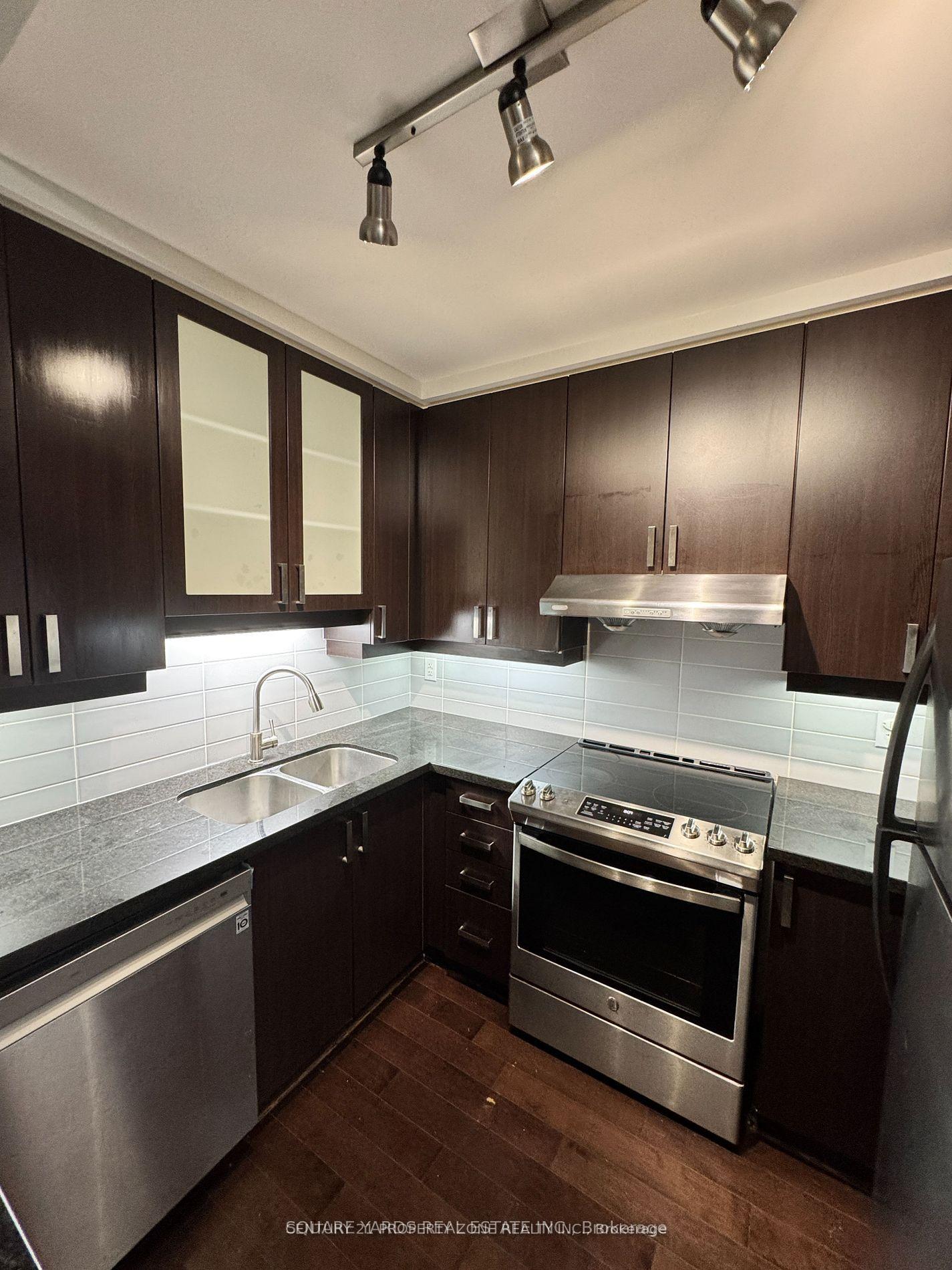 Photo 3 of Unit 217, 39 Upper Duke Crescent, Markham, Unionville — HOMEH