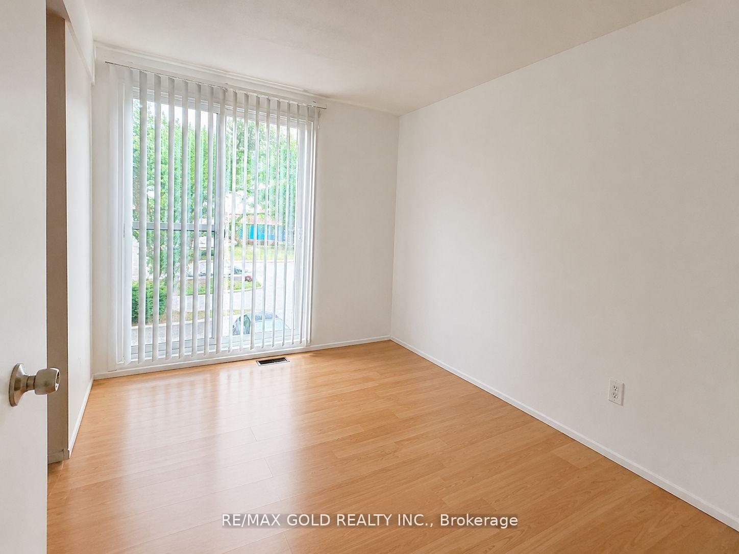 Photo 6 of 15 Huntingwood Crescent, Brampton, Central Park — HOMEH