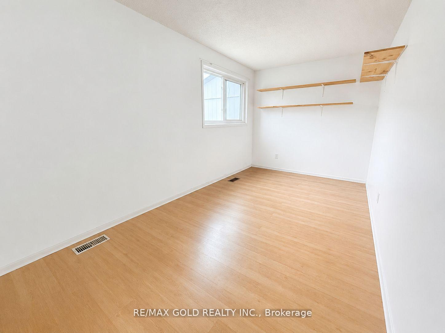 Photo 8 of 15 Huntingwood Crescent, Brampton, Central Park — HOMEH