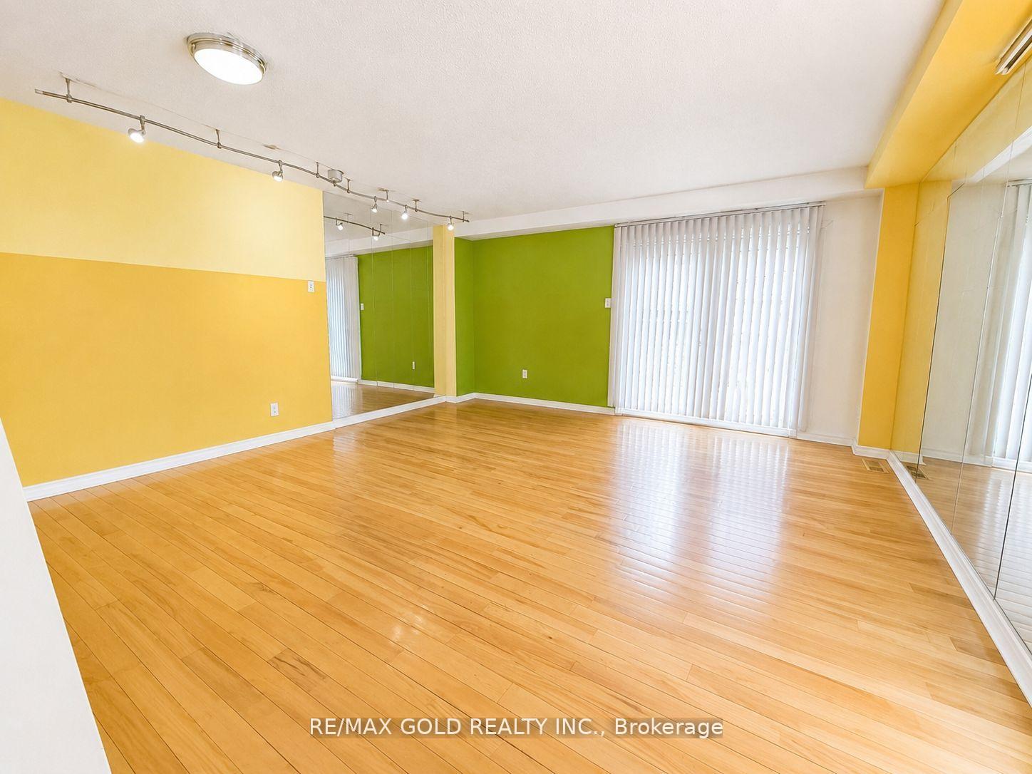 Photo 10 of 15 Huntingwood Crescent, Brampton, Central Park — HOMEH