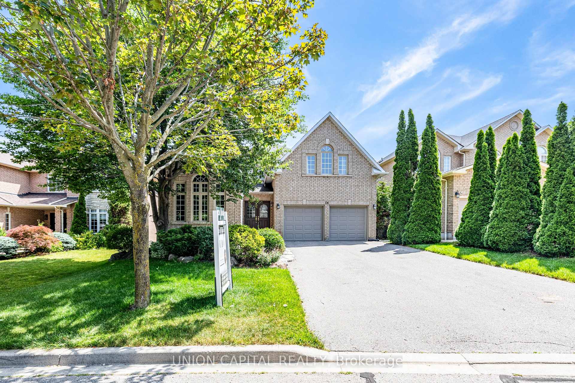 Photo 2 of 75 Langtry Place, Vaughan, Uplands — HOMEH